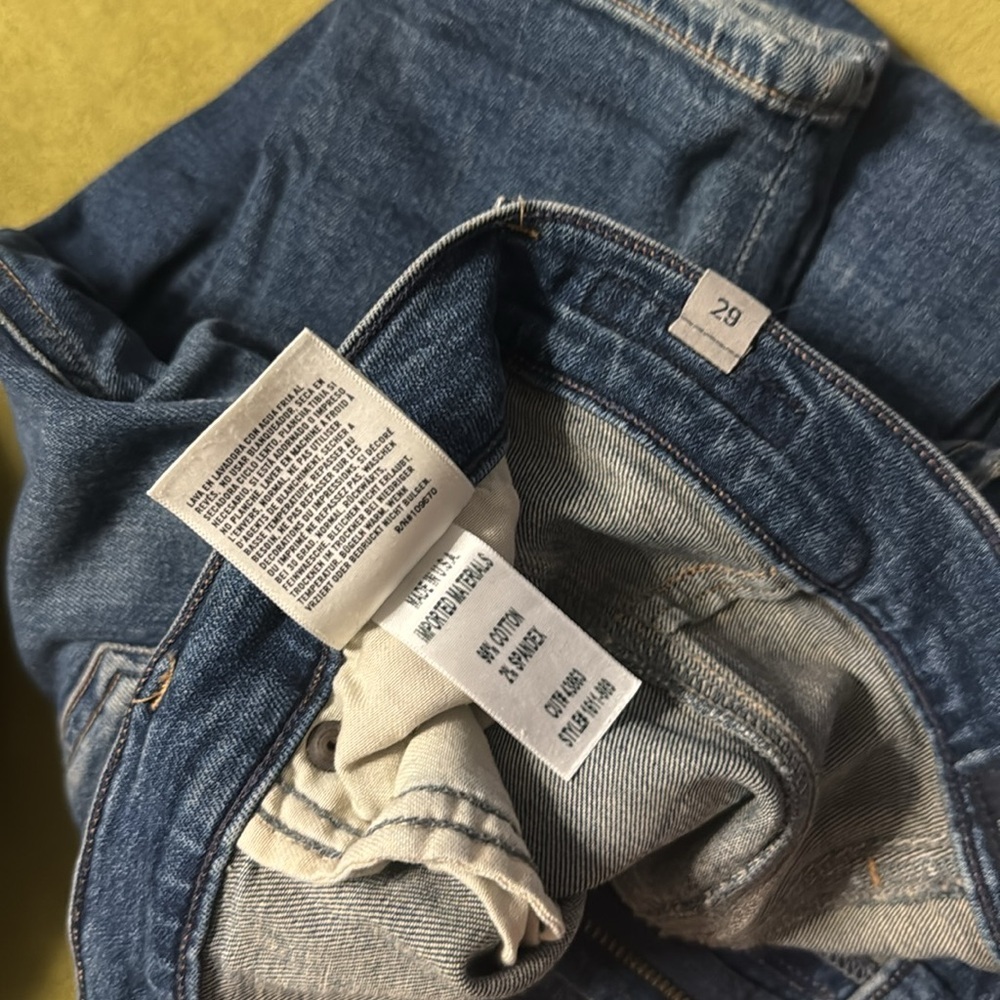 CITIZENS OF HUMANITY Chrissy uber high rise skinny
In Flicker
Size 29
EUC 84 - Picture 3 of 12